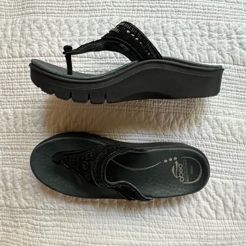 Abeo Mystic wedge platform flip flop size 10